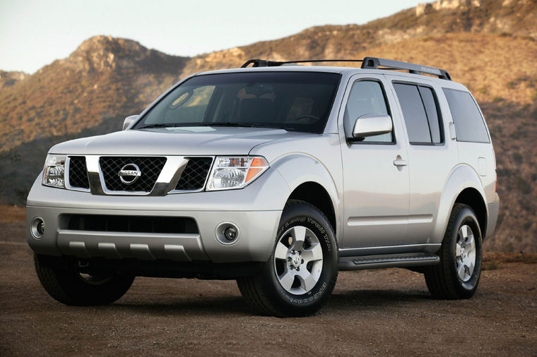 2005 Nissan Pathfinder SE Picture