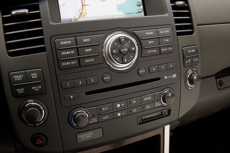 2008 Nissan Pathfinder Center Stack Picture