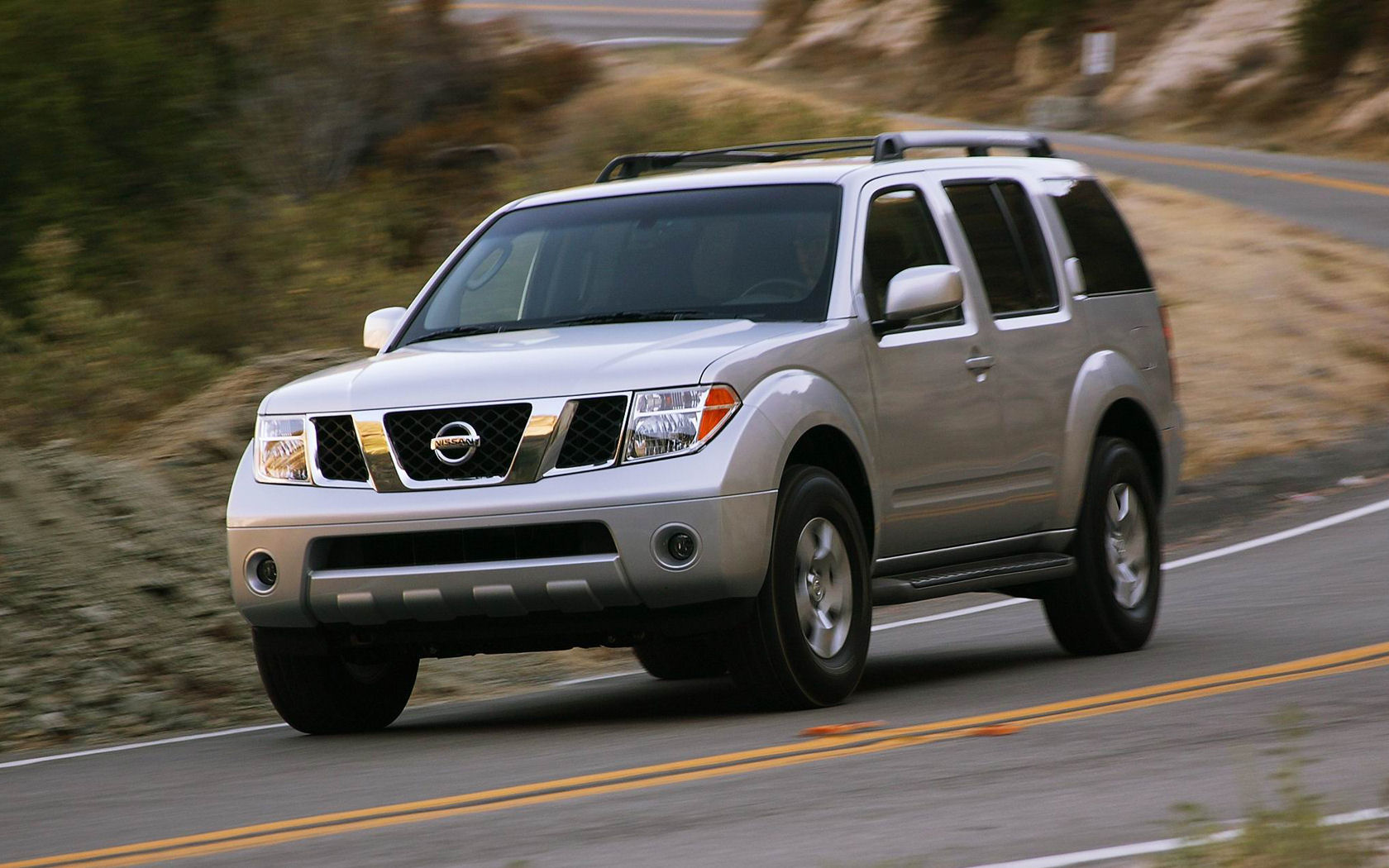 Объем бака патфайндер. Nissan Pathfinder. Nissan Pathfinder v. Ниссан Патфайндер 200. Джон Nissan Pathfinder.