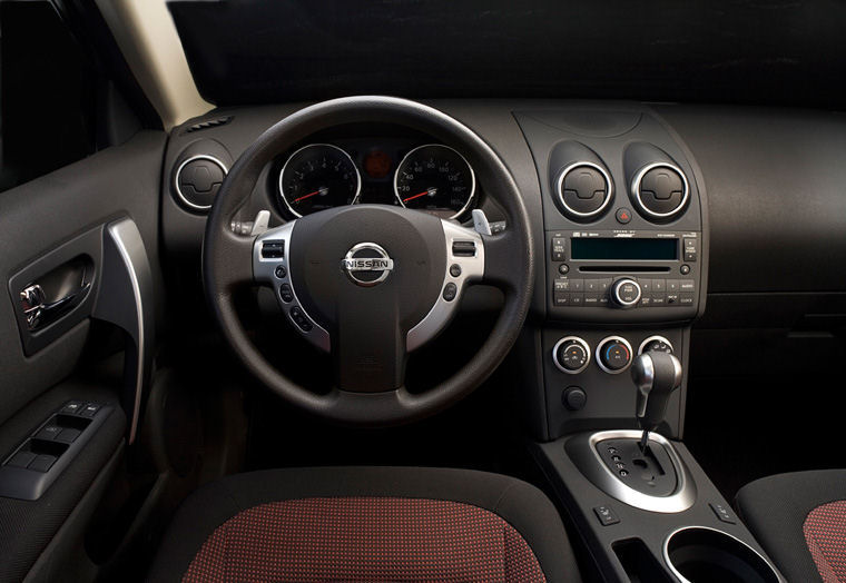 2009 Nissan Rogue Cockpit Picture