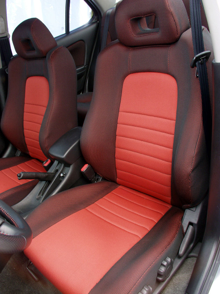 2002 Nissan Sentra SE-R Front Seats Picture