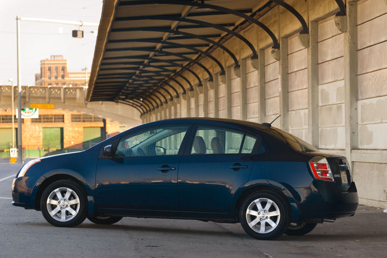 2009 Nissan Sentra 2.0 SL Picture