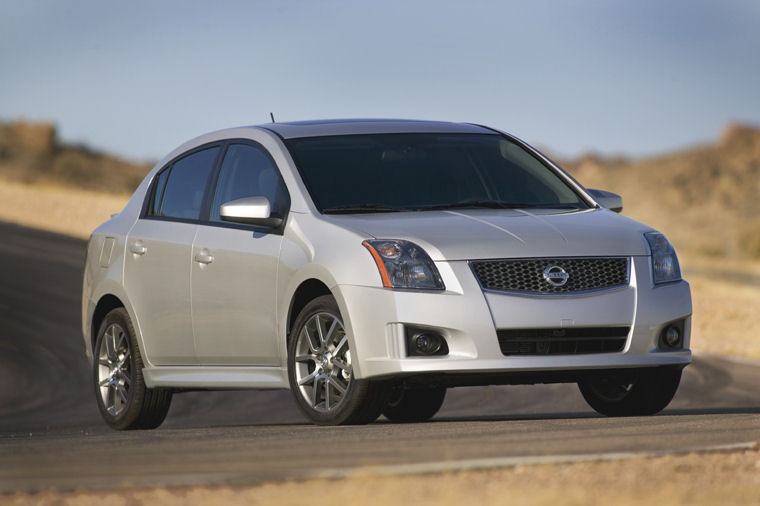 2009 Nissan Sentra SE-R Picture