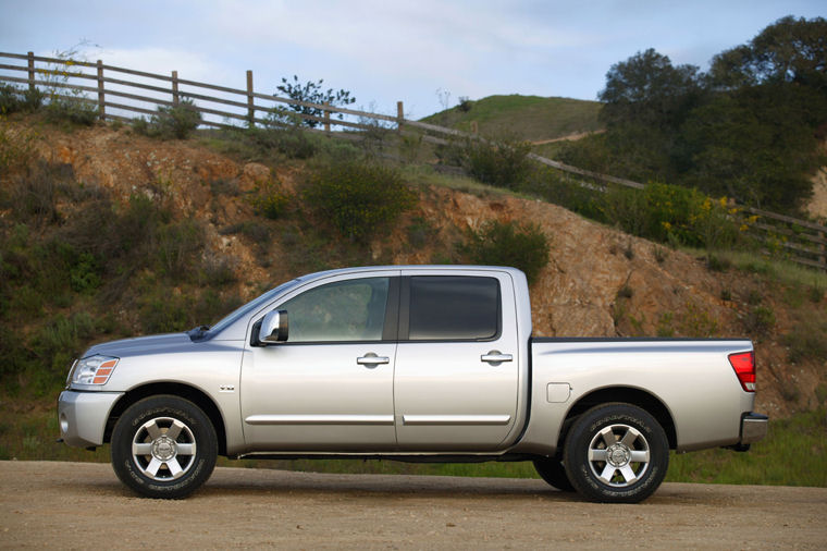 2004 Nissan Titan Crew Cab Picture