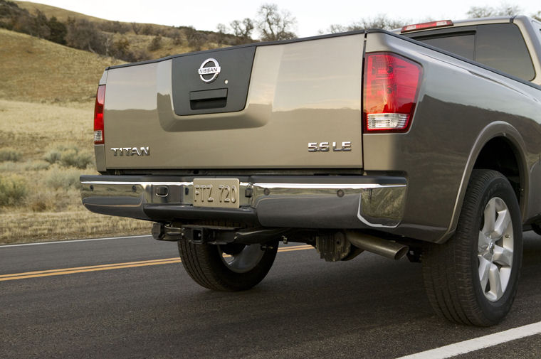 2008 Nissan Titan Crew Cab Tail Light Picture