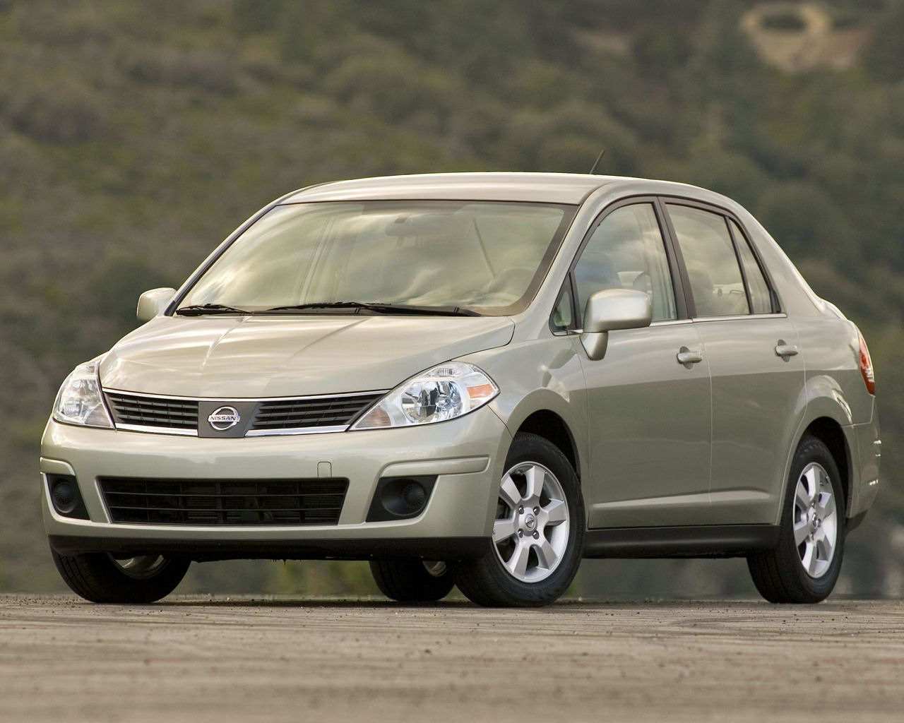 Nissan Versa Desktop Wallpaper