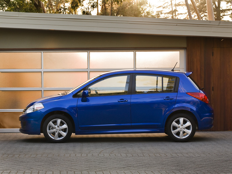 Nissan Versa Desktop Wallpaper