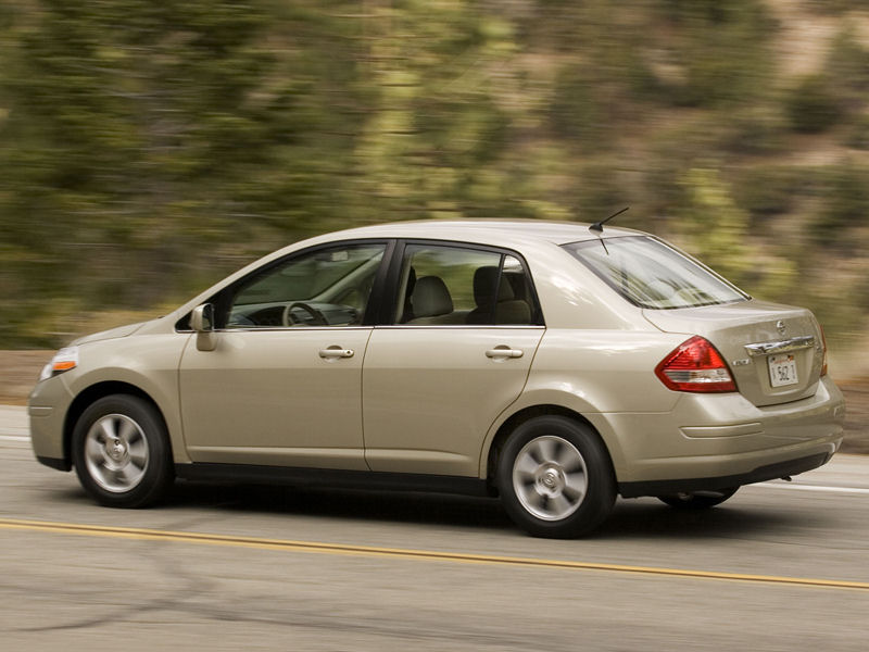 Nissan Versa Desktop Wallpaper