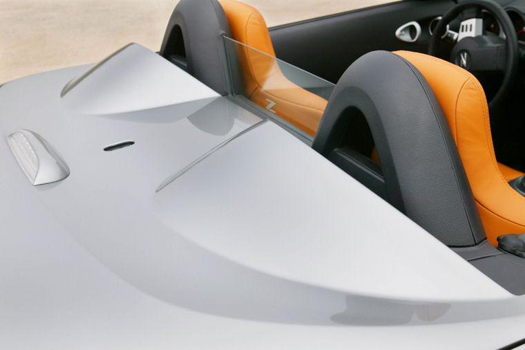 2004 Nissan Z Roadster Headrests Picture