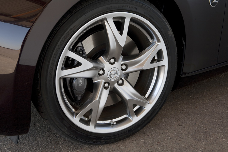 2010 Nissan 370Z Roadster Rim Picture