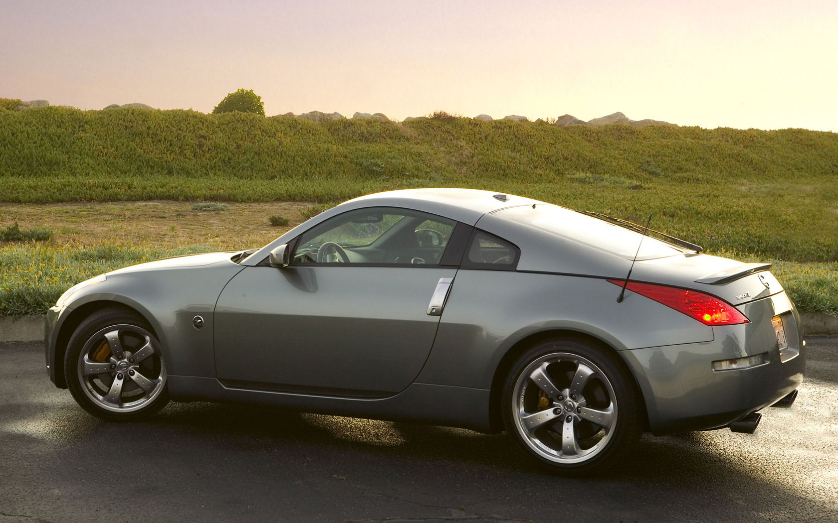 Nissan Z-Car Desktop Wallpaper