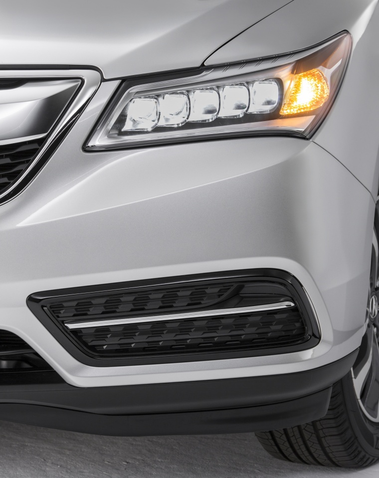 2015 Acura MDX Headlight Picture