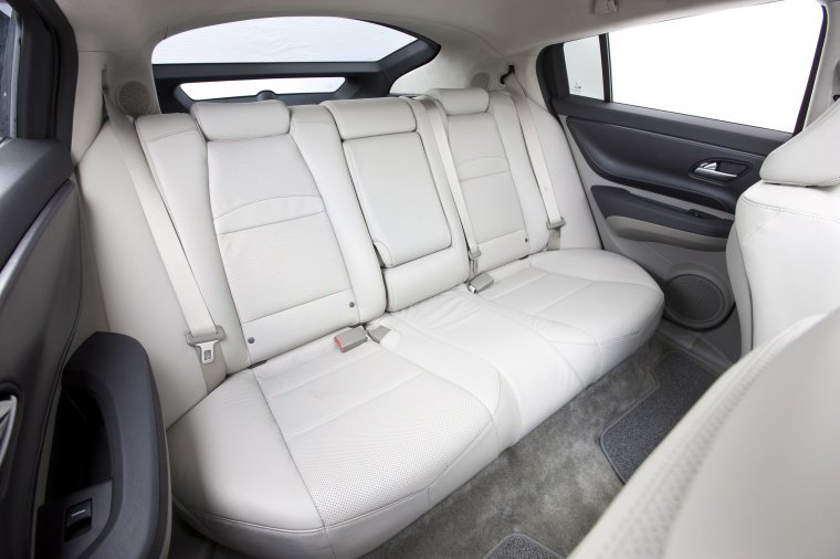 2010 Acura ZDX Rear Seats Picture