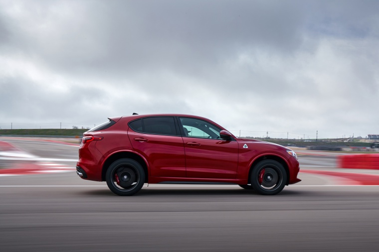 2019 Alfa Romeo Stelvio Quadrifoglio AWD Picture