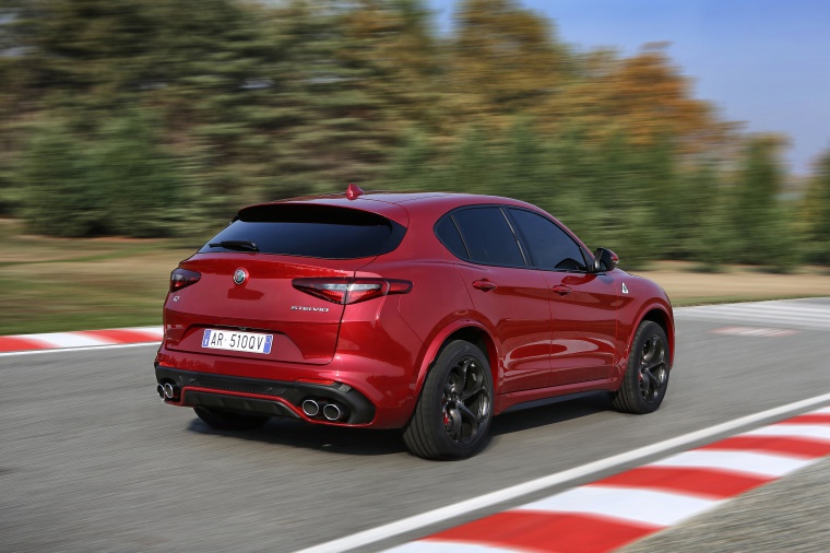 2019 Alfa Romeo Stelvio Quadrifoglio AWD Picture