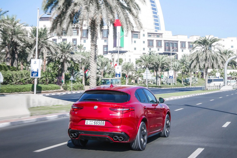 2019 Alfa Romeo Stelvio Quadrifoglio AWD Picture