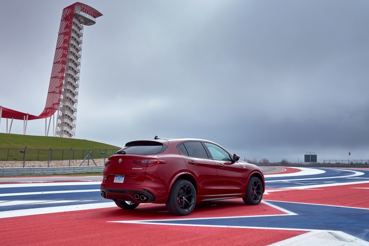 2019 Alfa Romeo Stelvio Quadrifoglio AWD Picture