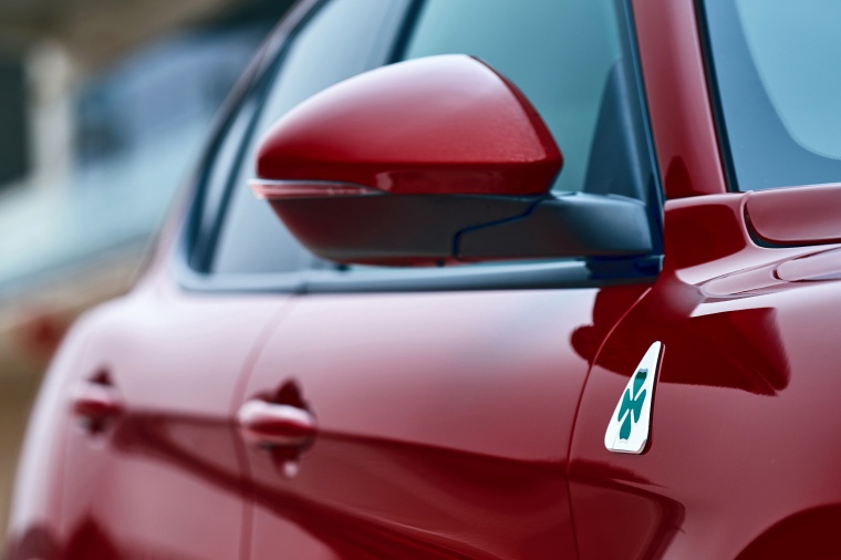 2019 Alfa Romeo Stelvio Quadrifoglio AWD Door Mirror Picture