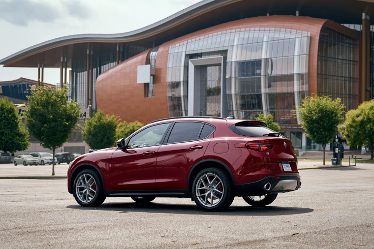 2019 Alfa Romeo Stelvio Ti Sport AWD Picture