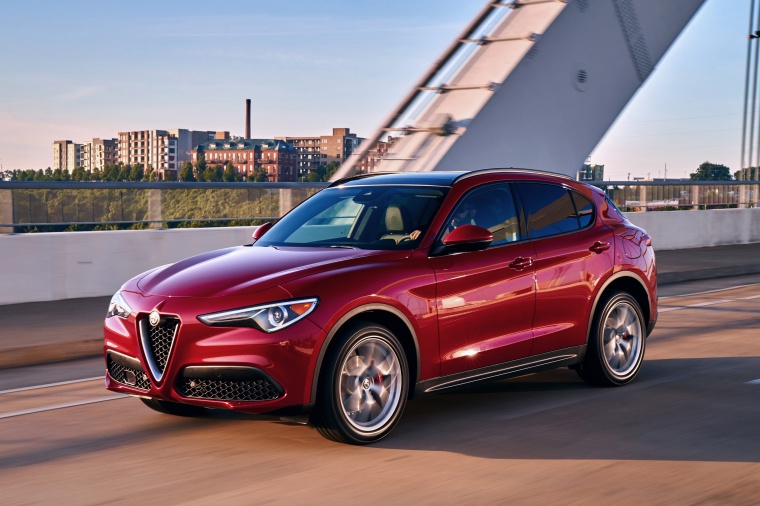 2019 Alfa Romeo Stelvio Ti Sport AWD Picture