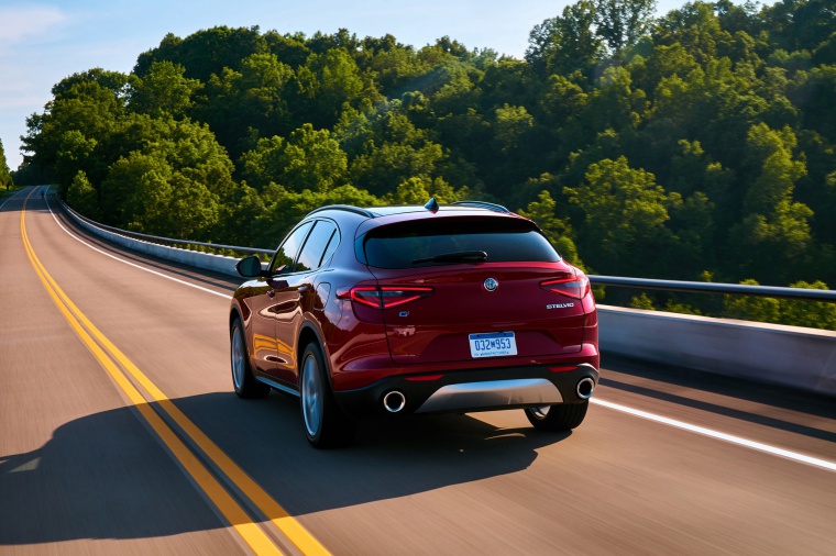 2019 Alfa Romeo Stelvio Ti Sport AWD Picture