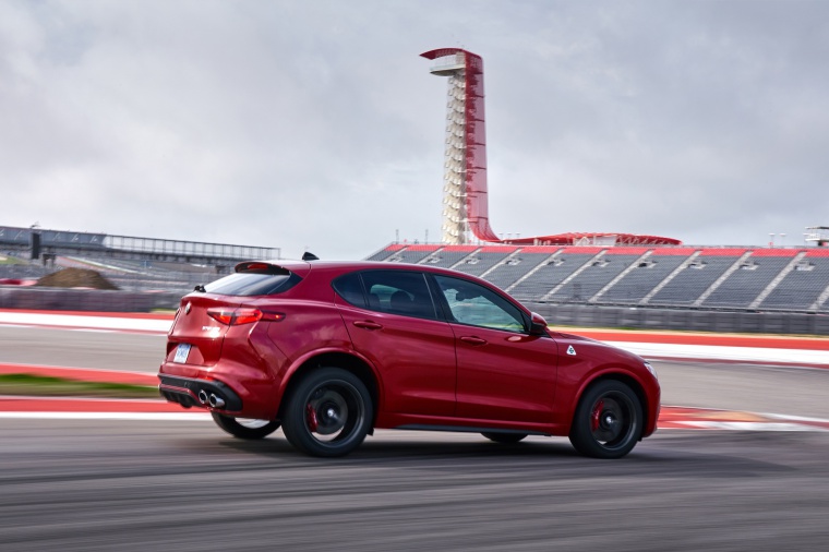 2019 Alfa Romeo Stelvio Quadrifoglio AWD Picture