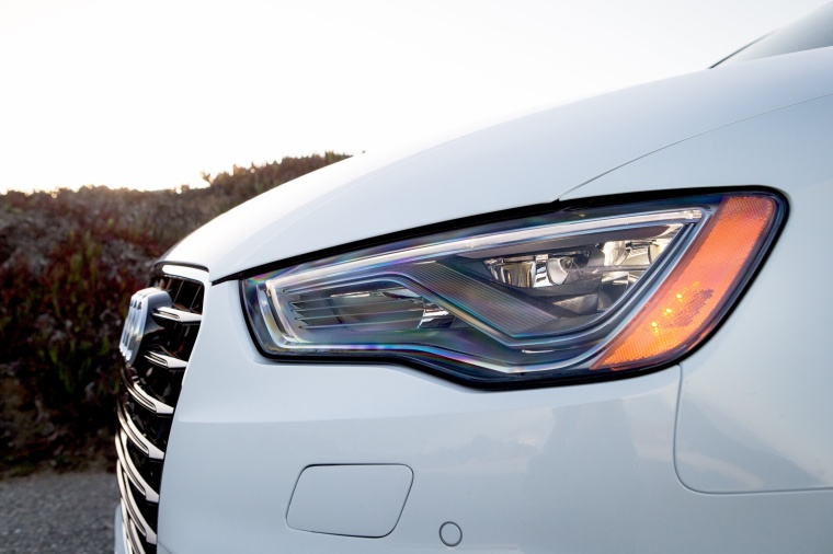 2015 Audi A3 2.0T quattro Sedan Headlight Picture