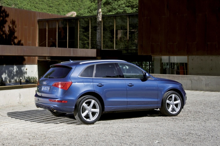 2010 Audi Q5 3.2 Quattro Picture