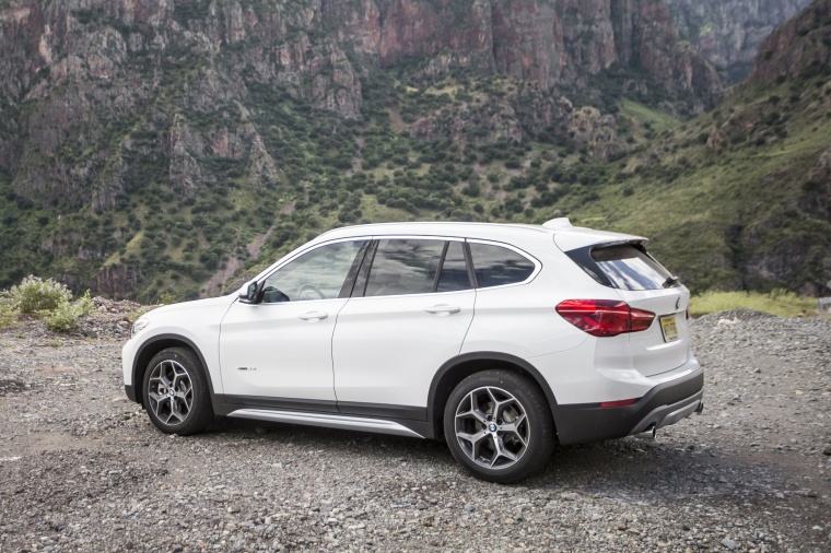 2018 BMW X1 xDrive28i Picture