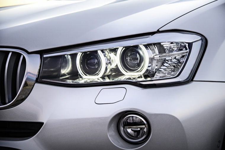 2015 BMW X3 Headlight Picture