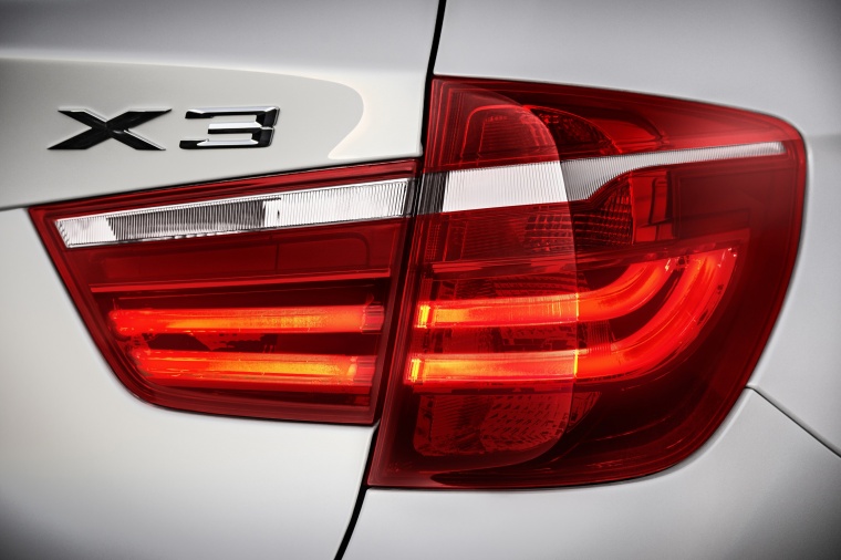 2015 BMW X3 Tail Light Picture