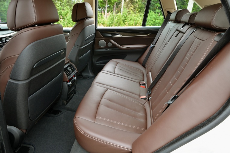 2016 BMW X5 xDrive50i Rear Seats Picture