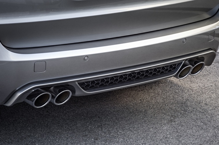 2018 BMW X5 M Exhaust Picture