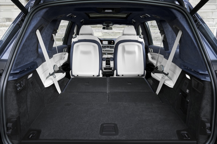 2019 BMW X7 xDrive40i AWD Trunk with Third Row Folded Picture