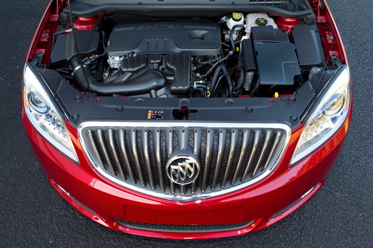 2013 Buick Verano 2.4L 4-cylinder Engine Picture