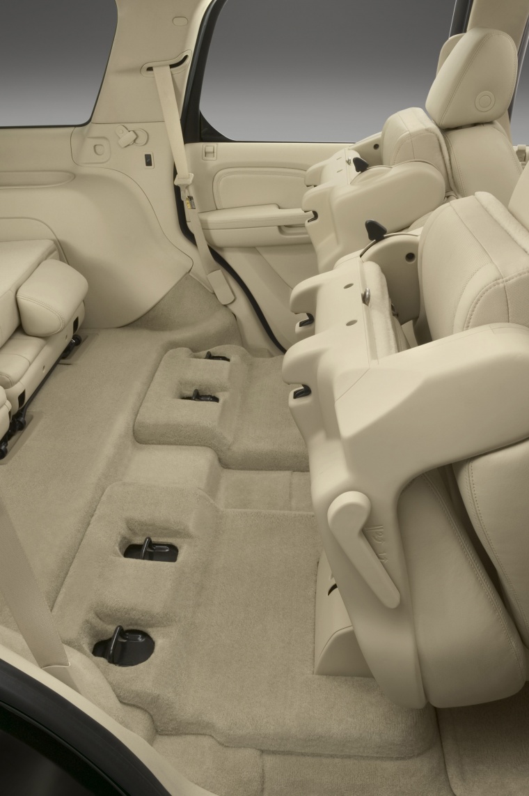 2010 Cadillac Escalade Rear Seats Picture