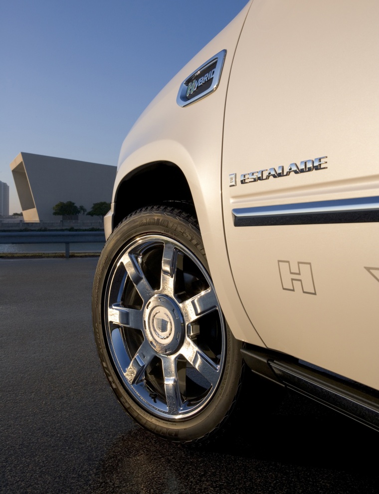 2010 Cadillac Escalade Hybrid Rim Picture