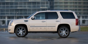 2010 Cadillac Escalade Reviews / Specs / Pictures / Prices