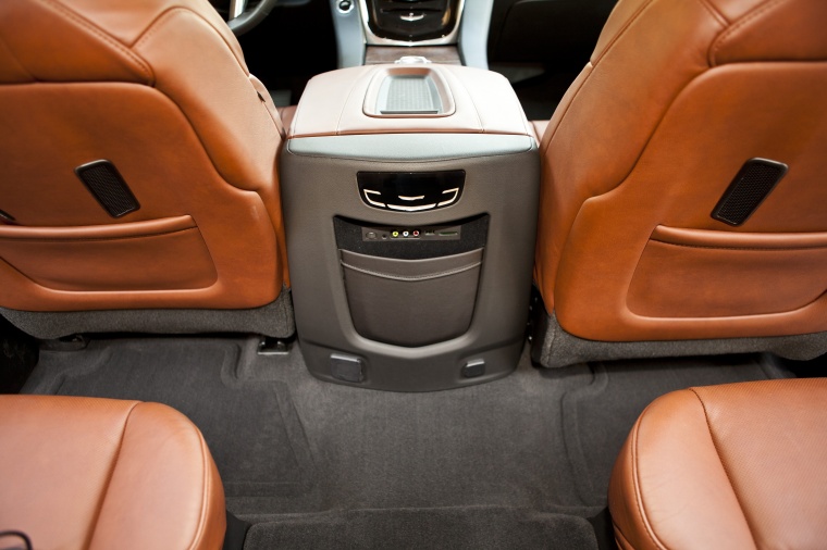 2015 Cadillac Escalade Rear Seat Center Console Picture