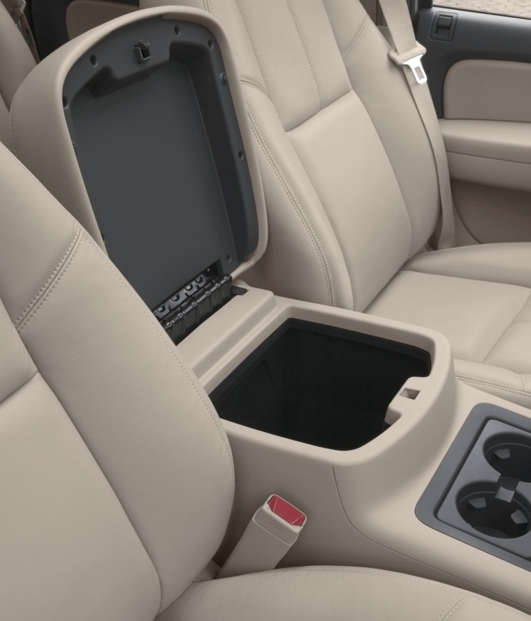 2013 Chevrolet Avalanche Center Console Storage Picture