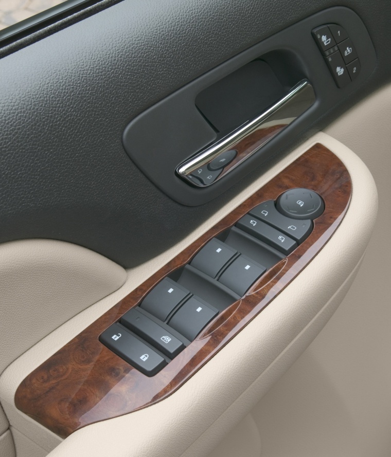 2013 Chevrolet Avalanche Window Controls Picture