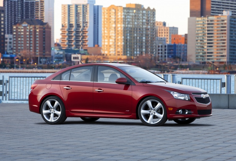 2013 Chevrolet Cruze RS Picture