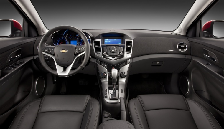 2013 Chevrolet Cruze RS Cockpit Picture