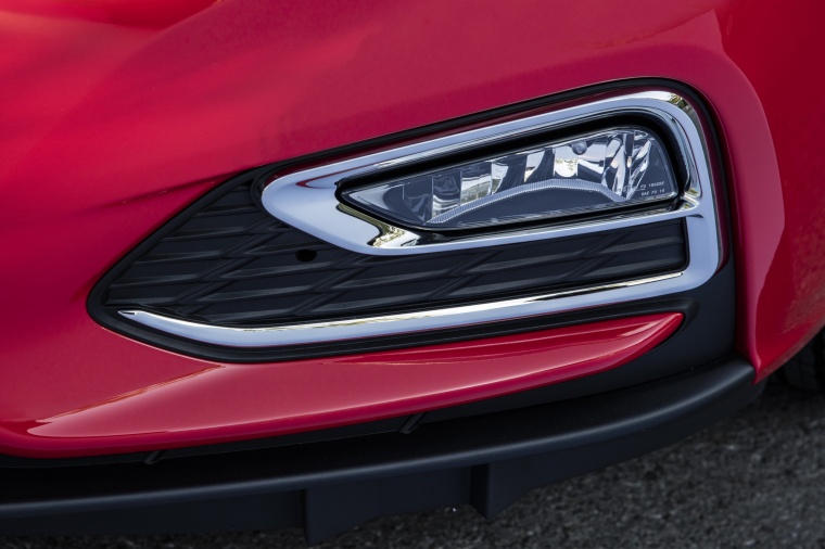 2018 Chevrolet Cruze Premier RS Sedan Fog Light Picture