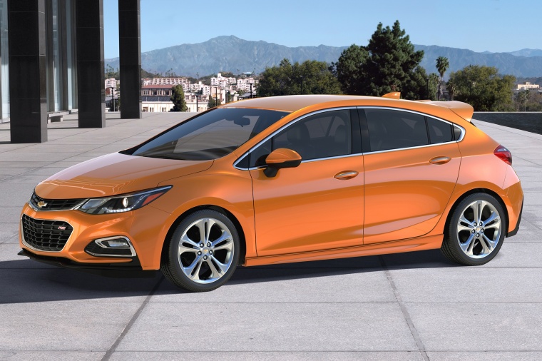 2018 Chevrolet Cruze Premier RS Hatchback Picture