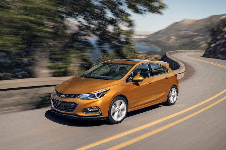 2018 Chevrolet Cruze Premier RS Hatchback Picture