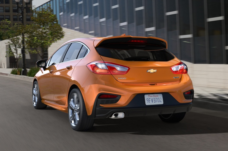 2018 Chevrolet Cruze Premier RS Hatchback Picture