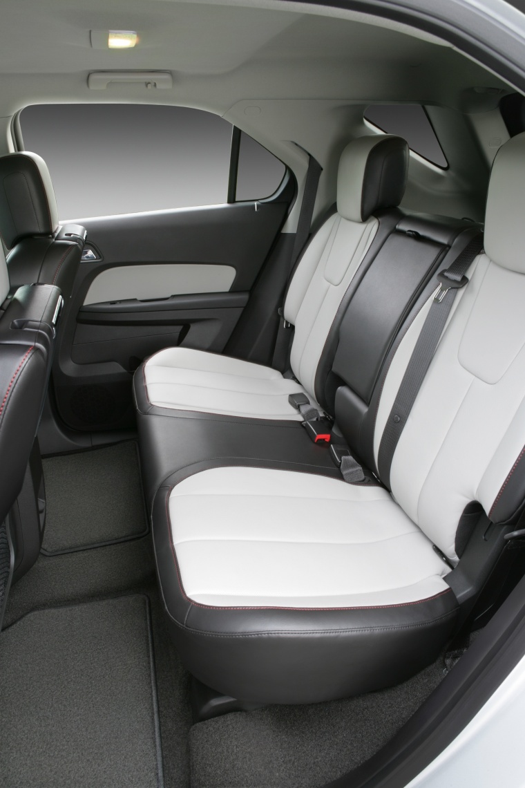 2010 Chevrolet Equinox LTZ Rear Seats Picture