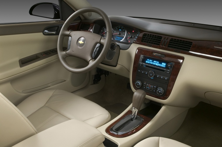 2010 Chevrolet Impala Interior Picture