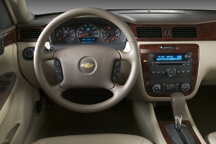 2013 Chevrolet Impala Cockpit Picture